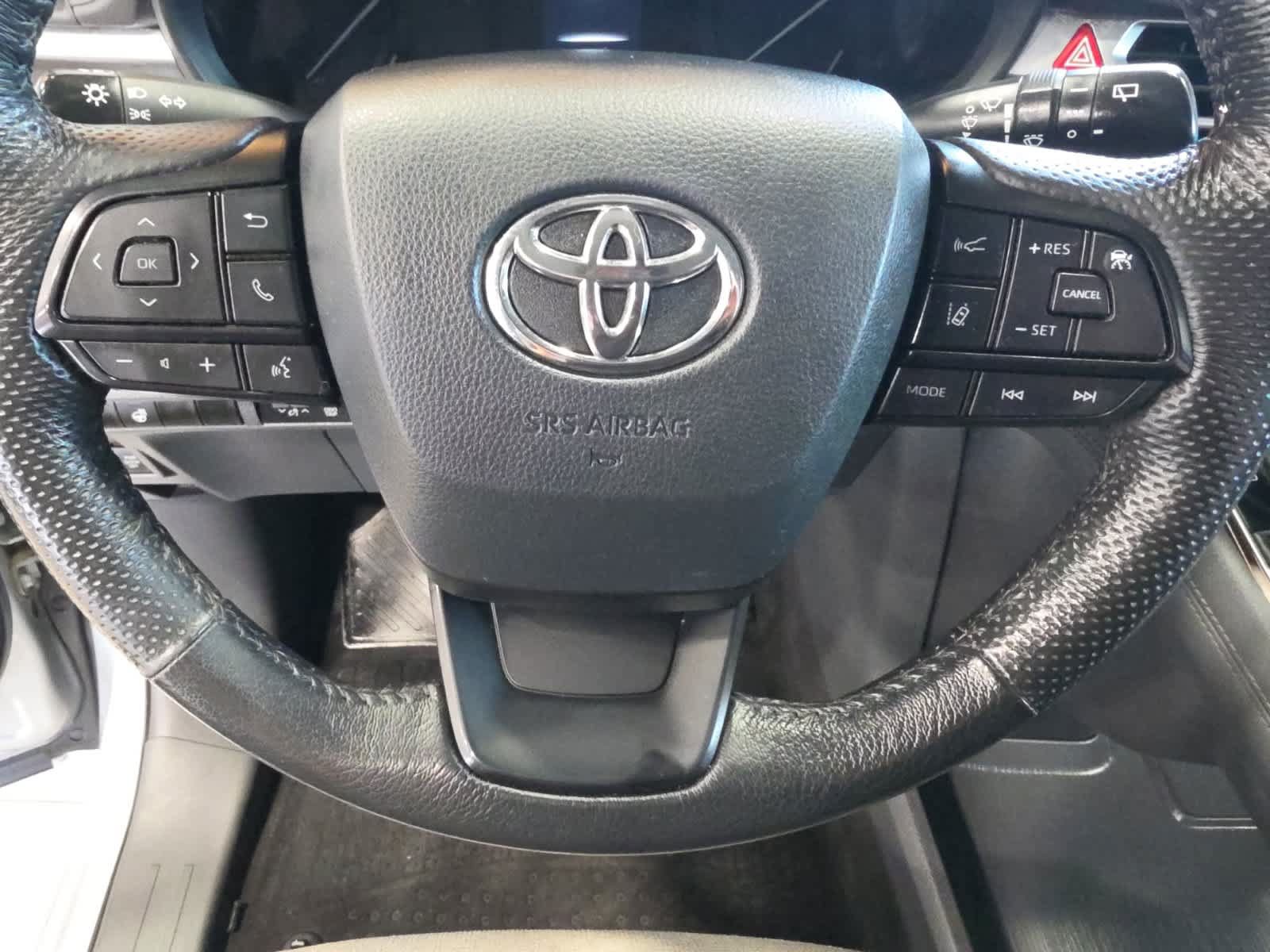 Used 2024 Toyota Sienna AWD image 19