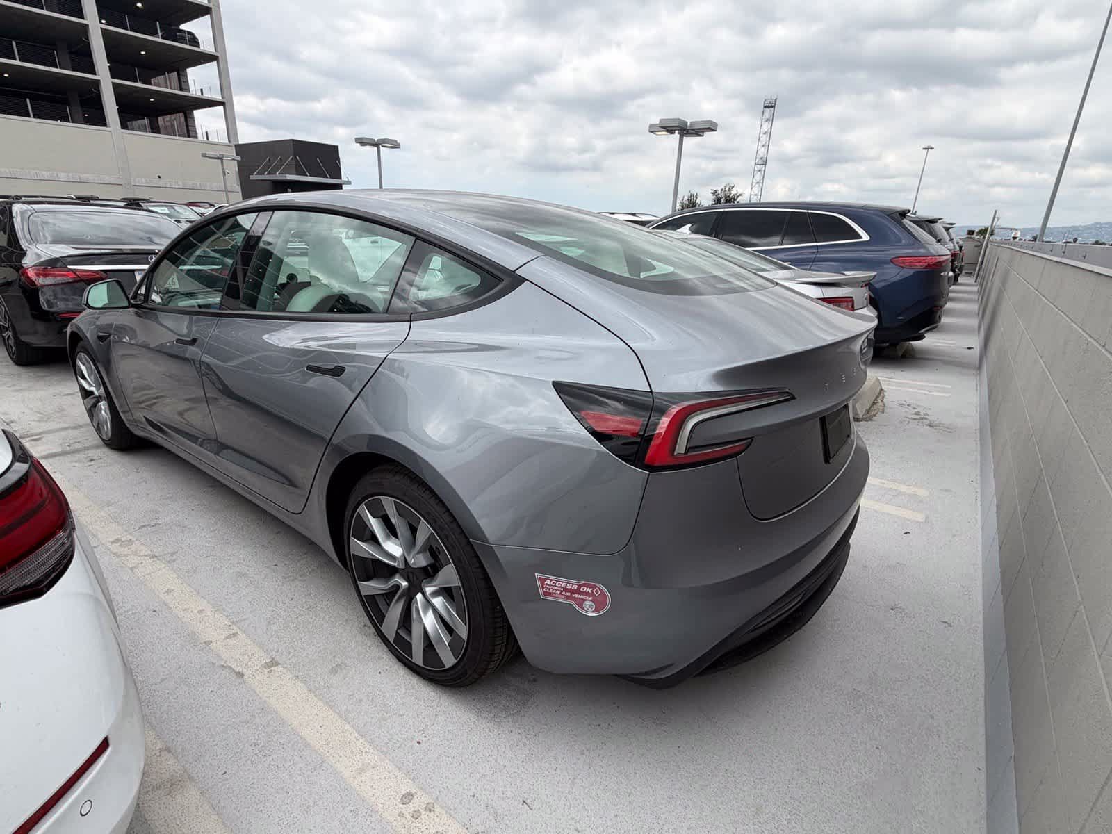 Used 2024 Tesla Model 3 Standard Range RWD image 2