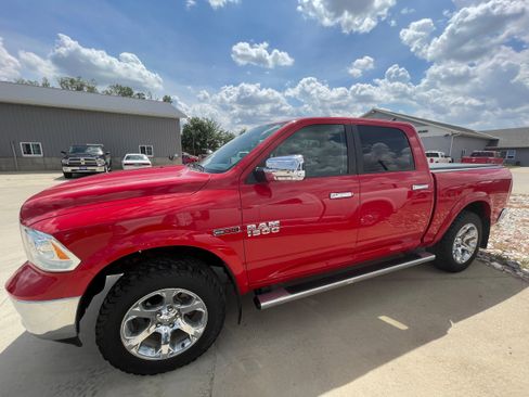 Used 2016 RAM 1500 Laramie w/ Convenience Group image 4