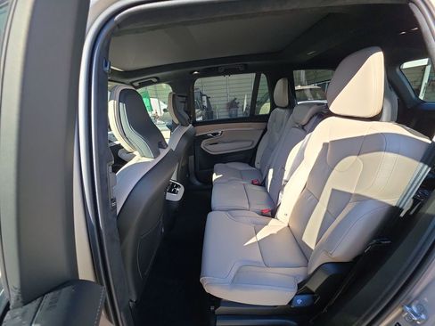 New 2026 Volvo XC90 B6 Ultra w/ Lounge Package image 16