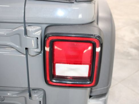 Used 2019 Jeep Wrangler Unlimited Sport AWD/4WD image 13