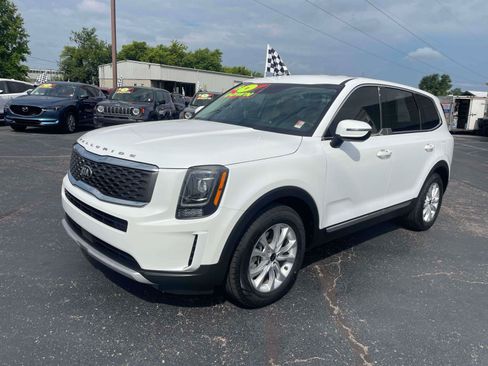 Used 2020 Kia Telluride LX FWD image 2