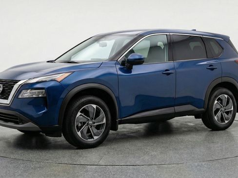 Used 2025 Nissan Rogue SV FWD image 3