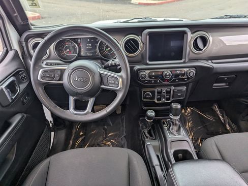 Used 2023 Jeep Wrangler Sahara image 16