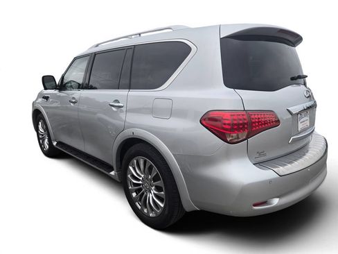 Used 2017 INFINITI QX80 2WD w/ Deluxe Technology Package image 3