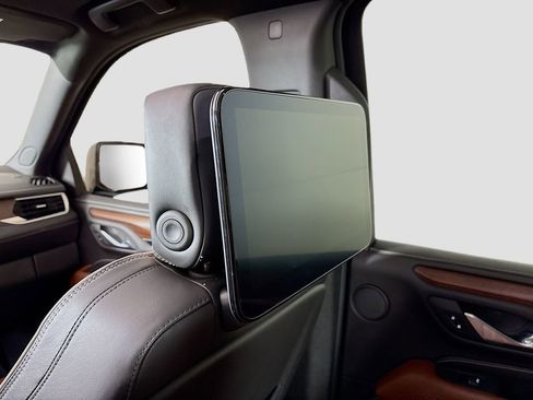 Certified 2023 GMC Yukon XL Denali Ultimate w/ LPO, Floor Liner Package AWD/4WD image 31
