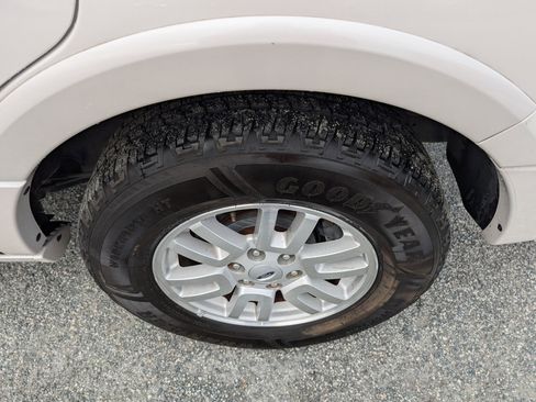 Used 2014 Ford Expedition Limited w/ Equipment Group 301A image 10