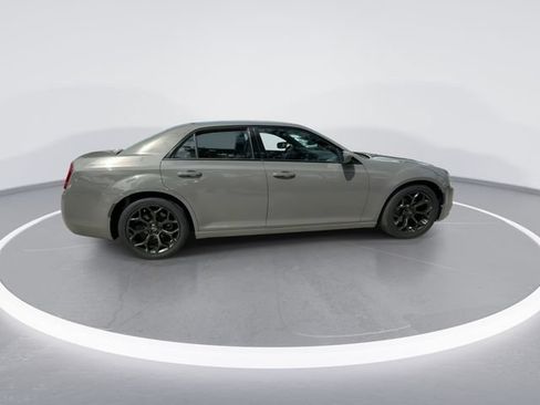 Used 2019 Chrysler 300 S RWD image 9