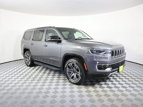 Used 2024 Jeep Wagoneer Series II w/ Flexible Seating Group AWD/4WD image 9