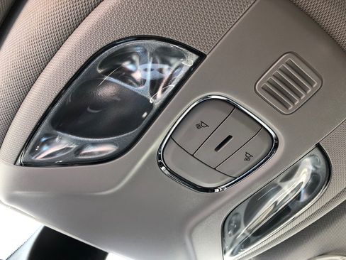 Used 2018 Jeep Compass Limited AWD/4WD image 31