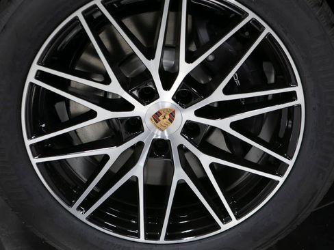 New 2026 Porsche Cayenne E-Hybrid AWD/4WD image 11