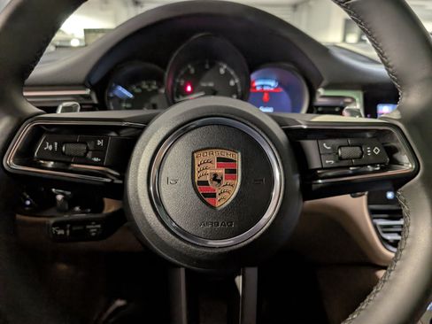 Certified 2025 Porsche Macan image 25