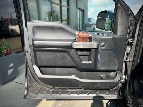 Used 2016 Ford F150 Platinum w/ Equipment Group 701A Luxury image 11