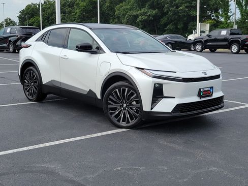 New 2026 Toyota C-HR AWD/4WD image 32
