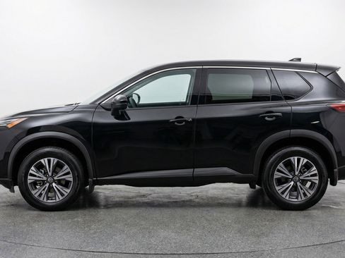 Used 2025 Nissan Rogue SV image 5