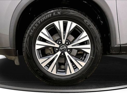Used 2022 Nissan Rogue SV AWD/4WD image 33