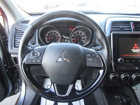 Used 2023 Mitsubishi Outlander Sport SE image 12