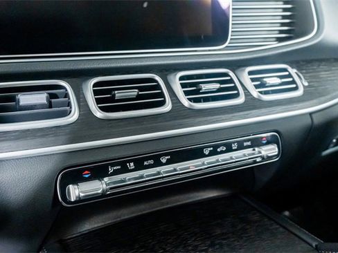 Used 2024 Mercedes-Benz GLE 450 4MATIC w/ Winter Package image 31