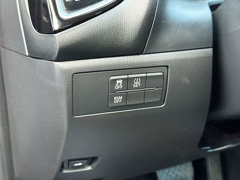 Used 2015 MAZDA MAZDA3 i Touring image 24