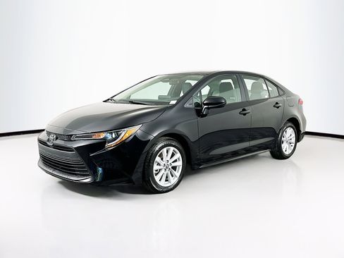 Used 2026 Toyota Corolla LE w/ LE Premium Package image 3