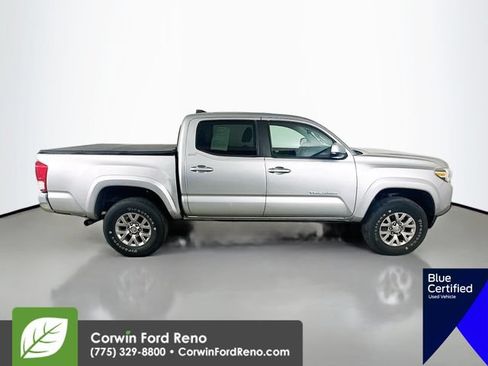 Used 2017 Toyota Tacoma SR5 AWD/4WD image 10