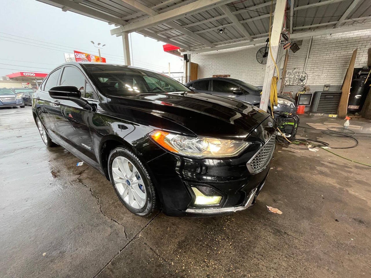 Used 2019 Ford Fusion SE FWD image 17
