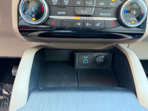 Used 2022 Ford Escape SE w/ Convenience Package FWD image 34