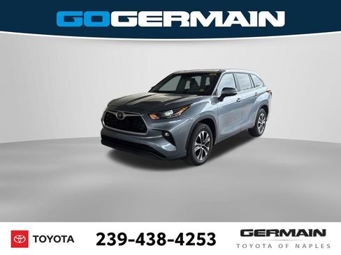 Used 2023 Toyota Highlander XLE image 1