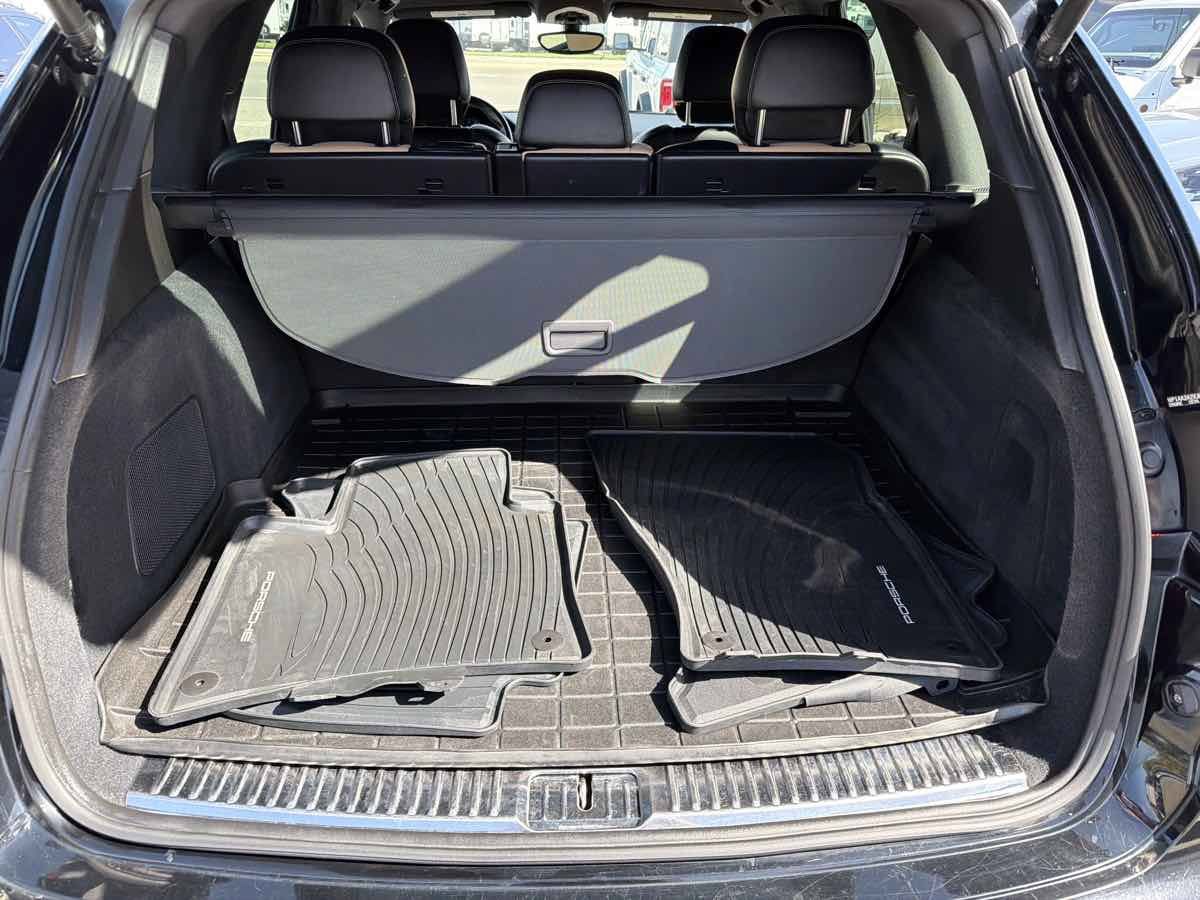 Used 2018 Porsche Cayenne Platinum Edition AWD/4WD image 14