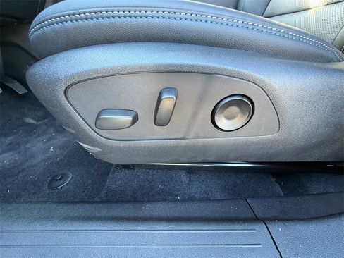 New 2026 Chevrolet Equinox EV LT image 10