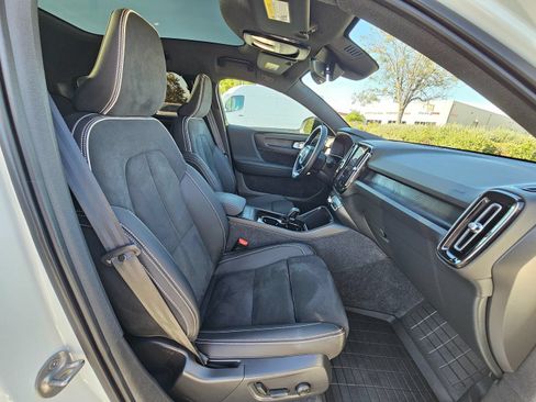 Used 2024 Volvo C40 P8 Recharge Ultimate w/ Protection Package Premier AWD/4WD image 37