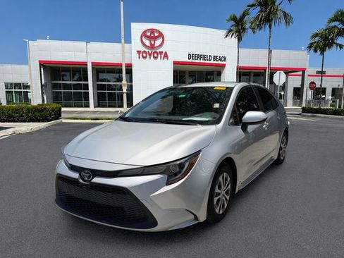 Used 2022 Toyota Corolla LE FWD image 3
