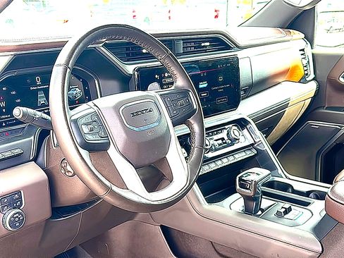 Used 2024 GMC Sierra 1500 Denali w/ Denali Reserve Package RWD image 4