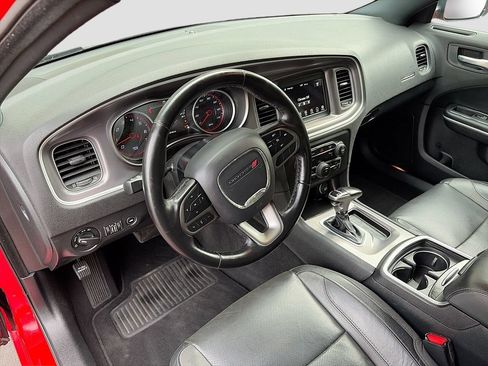Used 2020 Dodge Charger SXT w/ Leather Interior Group RWD image 9