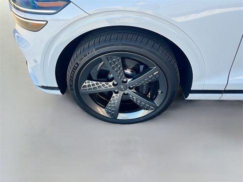 Used 2025 Genesis GV70 3.5T Sport w/ Sport Advanced Package image 33