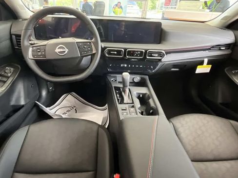 New 2026 Nissan Sentra SR w/ SR Premium Package FWD image 12