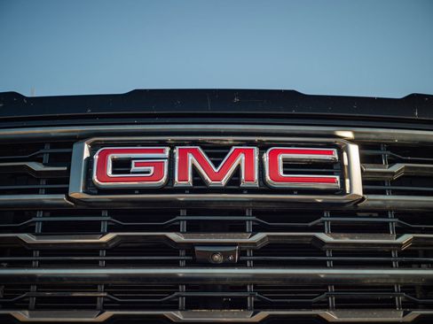 Used 2024 GMC Sierra 2500 AT4 w/ AT4 Premium Plus Package image 13