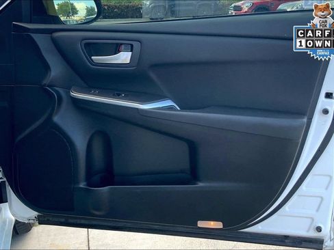 Used 2015 Toyota Camry SE FWD image 22
