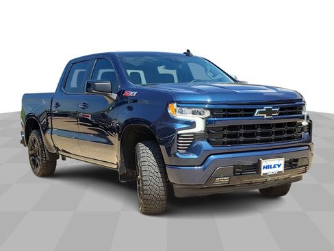 Used 2022 Chevrolet Silverado 1500 RST w/ Z71 Off-Road Package AWD/4WD image 2