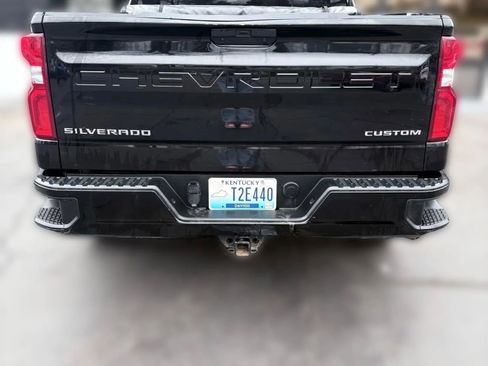 Used 2021 Chevrolet Silverado 1500 Custom image 4