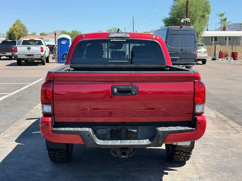 Used 2019 Toyota Tacoma TRD Sport w/ Technology Package AWD/4WD image 8