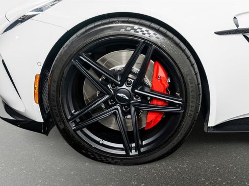 Used 2025 Aston Martin V8 Vantage Coupe image 12