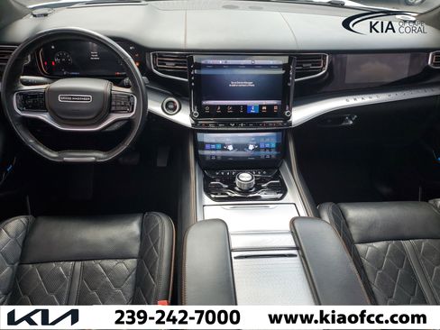 Used 2022 Jeep Grand Wagoneer Series III w/ HD Trailer Tow Package AWD/4WD image 14