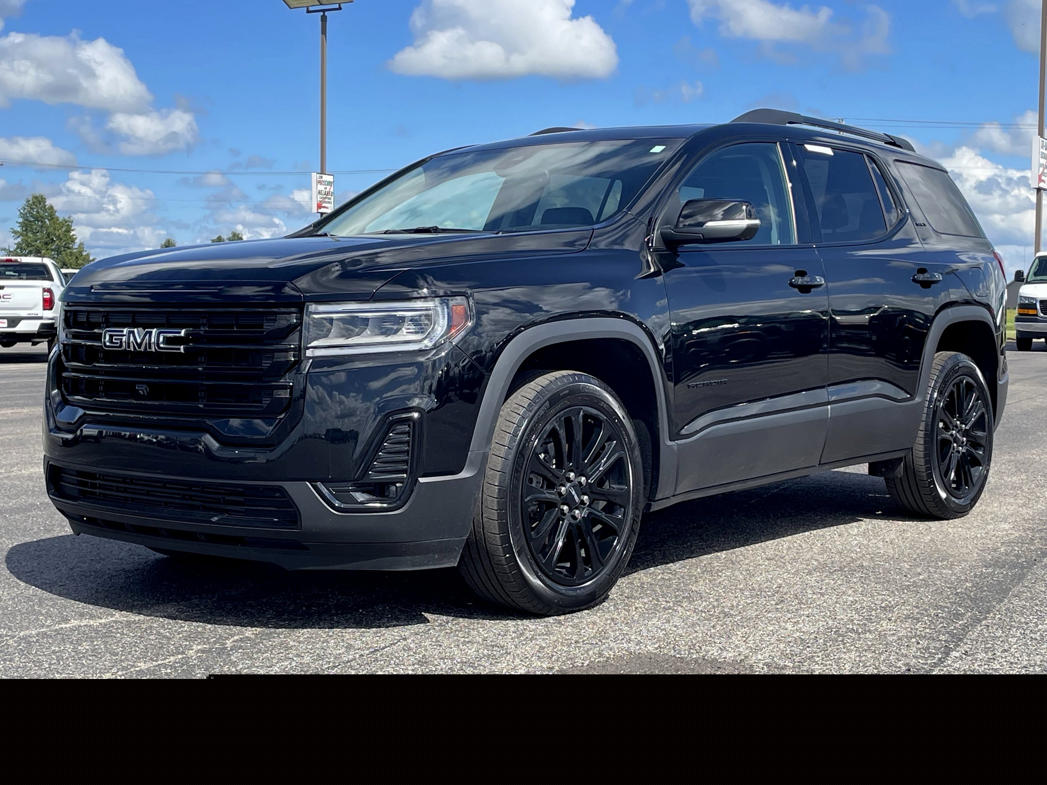 Certified 2023 GMC Acadia SLT w/ Elevation Edition AWD/4WD image 8