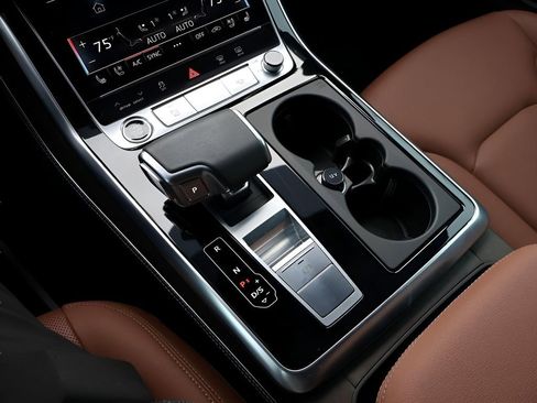 Used 2025 Audi Q8 Premium Plus image 30