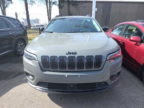 Used 2023 Jeep Cherokee Altitude Lux image 10