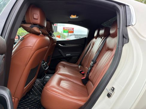 Used 2016 Maserati Ghibli RWD image 11