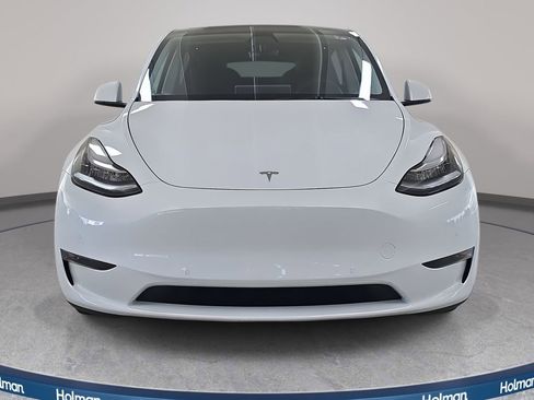 Used 2022 Tesla Model Y Long Range image 3