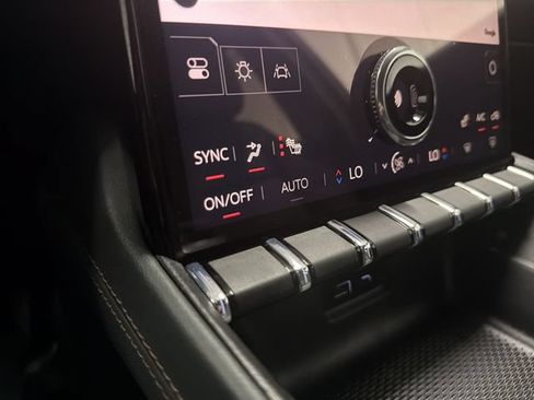 New 2026 GMC Terrain AT4 w/ LPO, Black Badging Package AWD/4WD image 28
