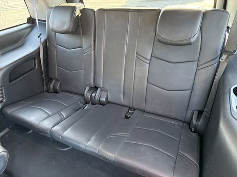Certified 2019 Cadillac Escalade Premium Luxury RWD image 18